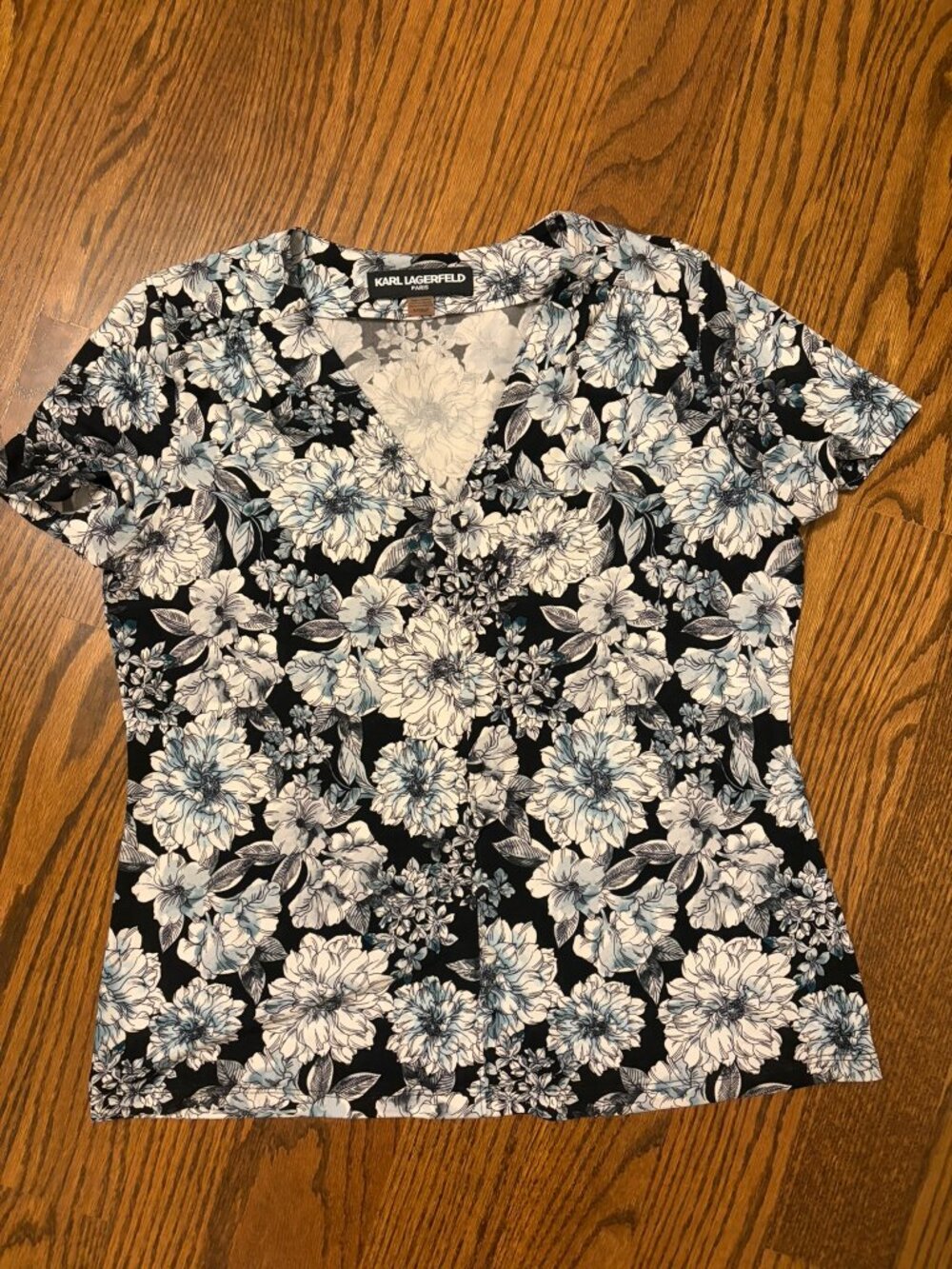 Karl Lagerfeld Floral V-Neck Short Sleeve Top